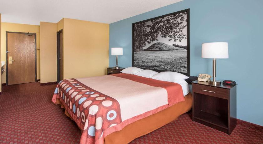 Super 8 By Wyndham Troy Il/St. Louis Area