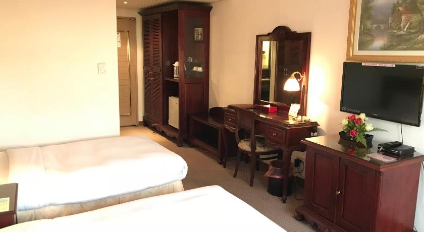 Sunrise Hotel - image 10
