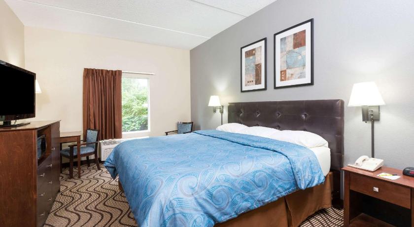 Super 8 By Wyndham Mars - Cranberry - Pittsburgh Area