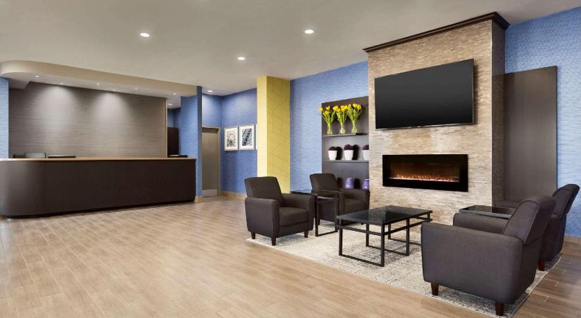 Travelodge by Wyndham Toronto East photo