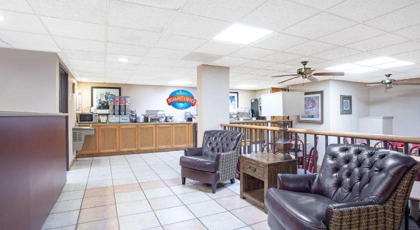 Baymont by Wyndham Hays photo