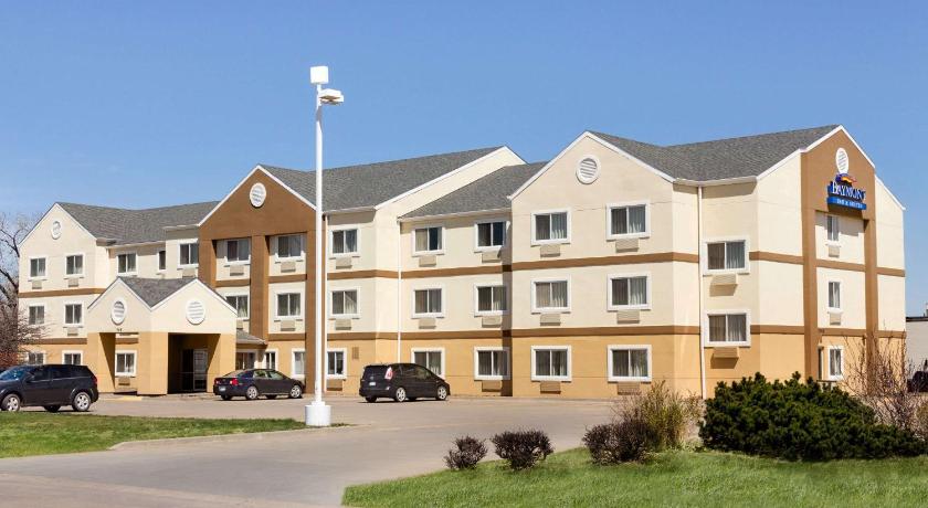 Baymont by Wyndham Salina photo