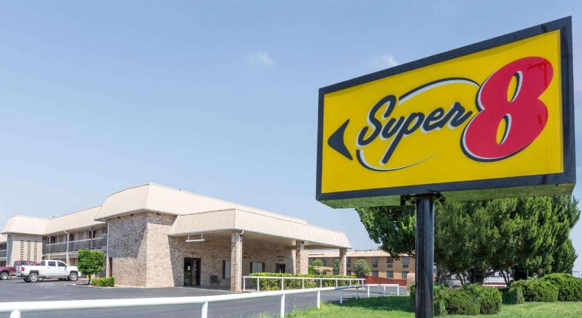 Super 8 By Wyndham Clovis