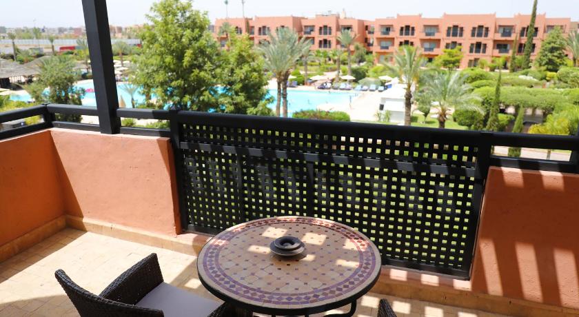 Image of Premium Room King Size Bed Pool View 13