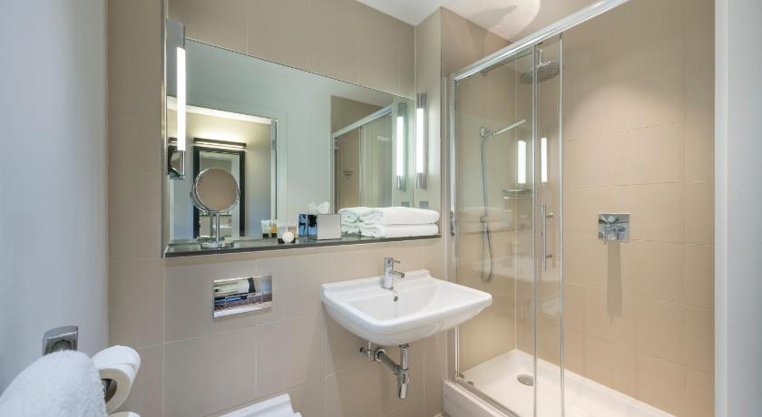 Image of Superior King or Twin Room 9