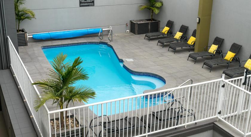 Albacore Apartments photo