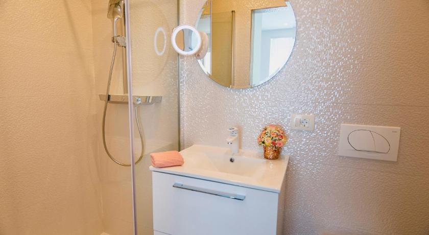 Rose Gold Rooms & Studio with balcony photo