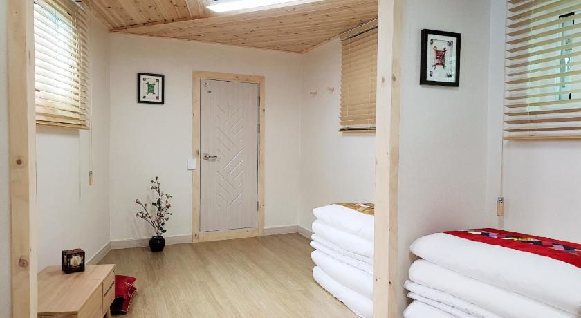 Image of Family Room with Private Bathroom 0