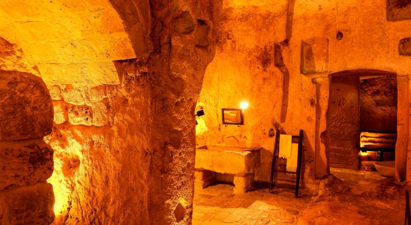 Sextantio Le Grotte Della Civita Hotel