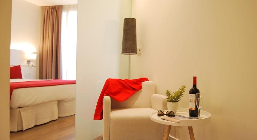 Hotel Pompaelo Plaza del Ayuntamiento & Spa photo