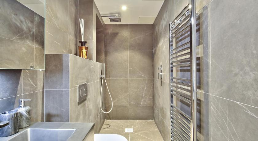 70 - Authentic Parisian Flat photo