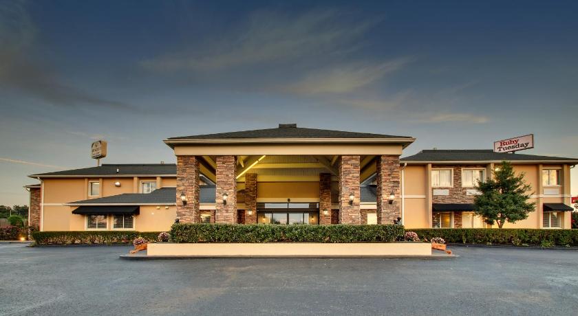 Wingfield Inn & Suites