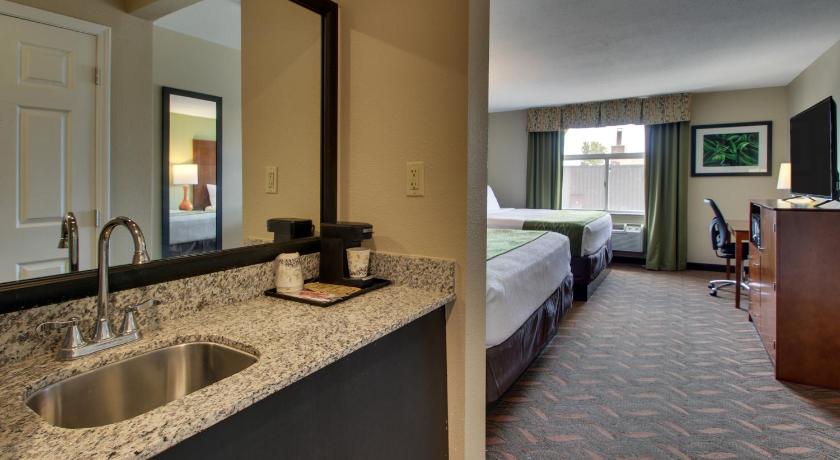 Wingfield Inn & Suites