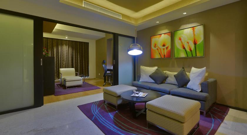 Davanam Sarovar Portico Suites