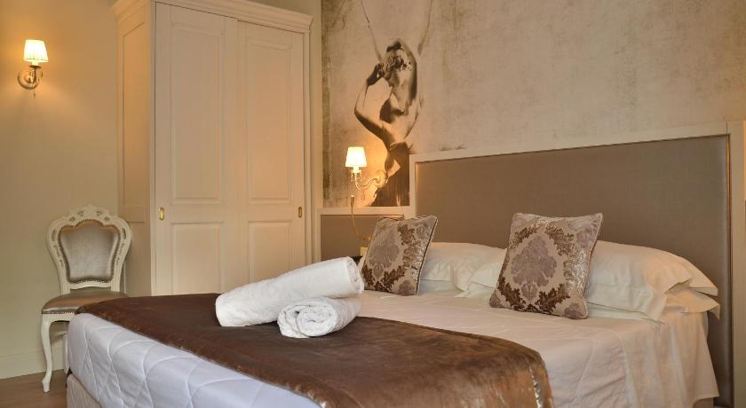Image of Double Room with Balcony 3