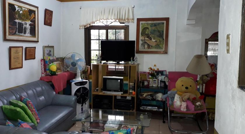 Arlleane Sidney's Relaxation Home — Hotel in Manaoag