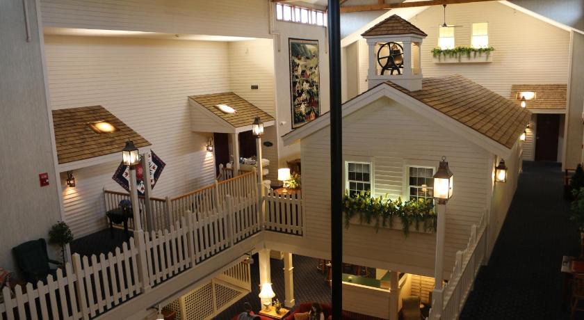 Essenhaus Inn & Conf. Center photo