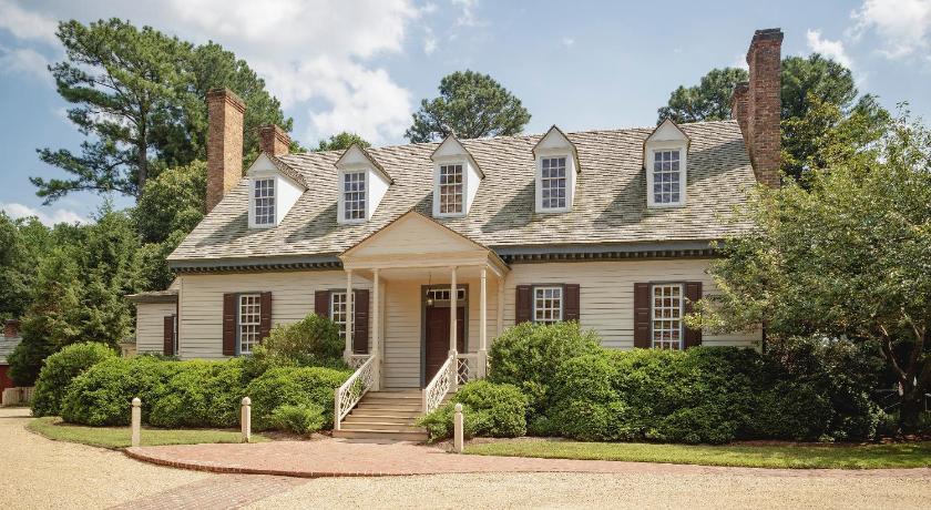 The Colonial Houses - A Colonial Williamsburg Hotel