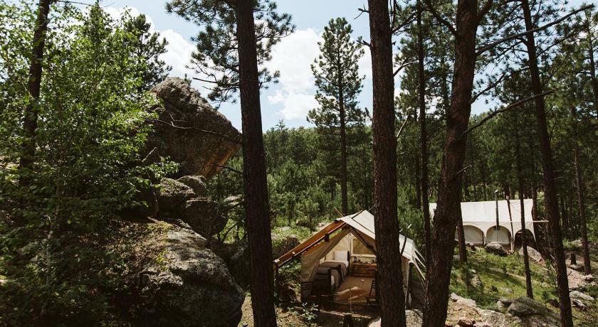 Under Canvas Mount Rushmore