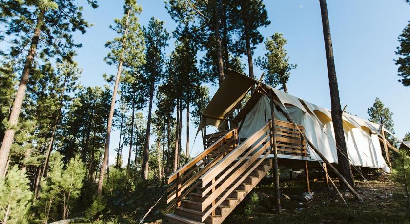 Under Canvas Mount Rushmore