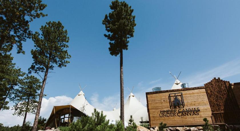 Under Canvas Mount Rushmore