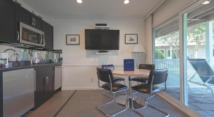 East Hampton House Resort photo