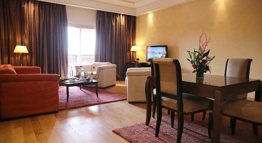 Image of Premium Suite King Size Bed Pool View 8