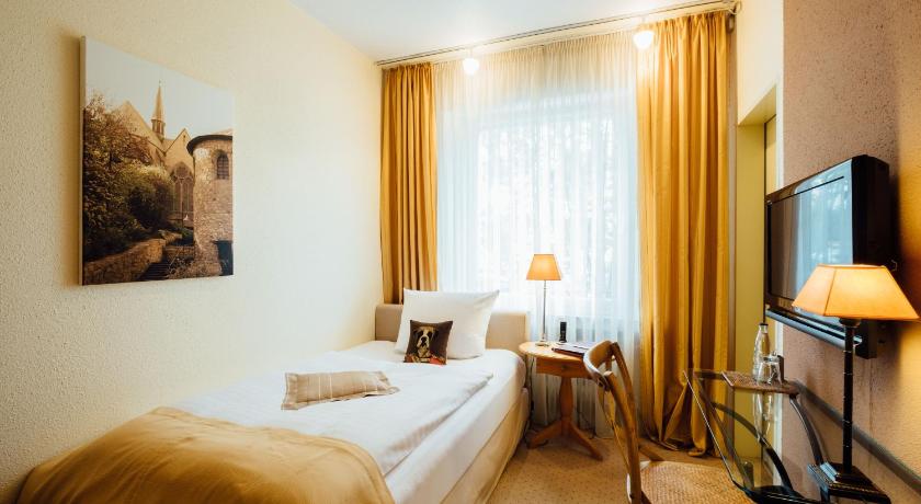 Hotel zur Muhle photo