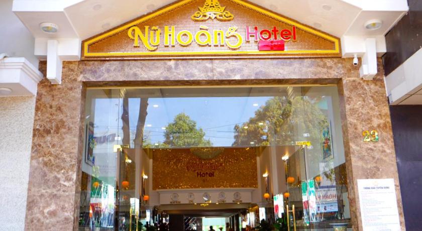 a large building with a large mirror on the side of it, Nu Hoang Hotel in Phan Rang – Tháp Chàm (Ninh Thuận)