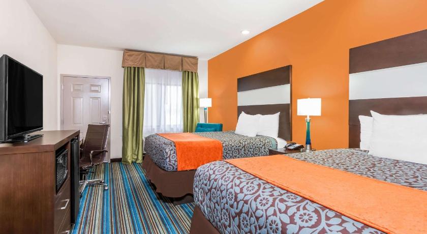 Days Inn & Suites by Wyndham Katy