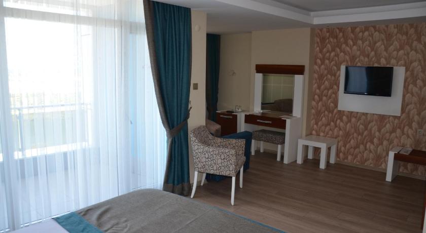 Grand Ahos Hotel & Spa