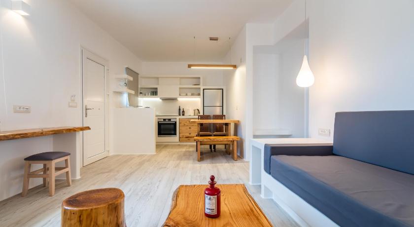 Akis Luxury House — Hotel in Milos Island