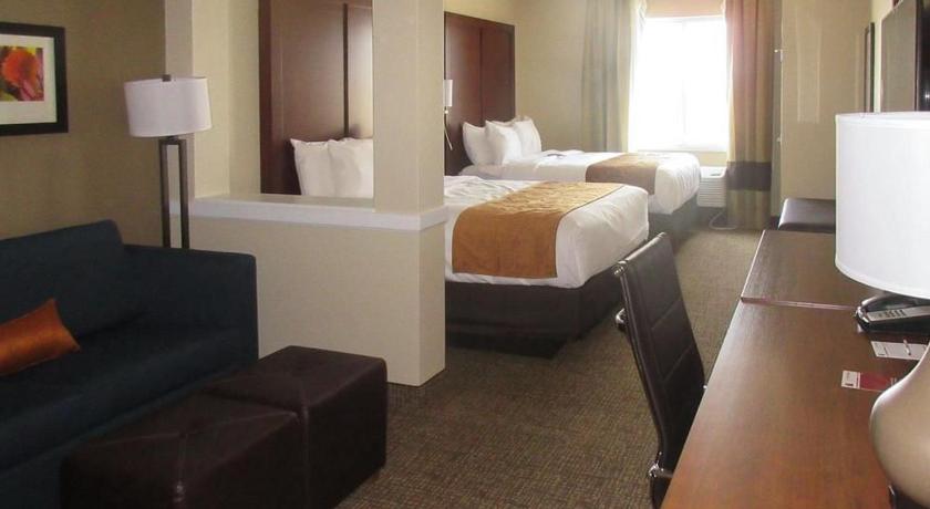 Comfort Suites Denver International Airport