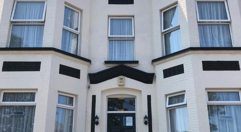 Wellesley Park Hotel photo