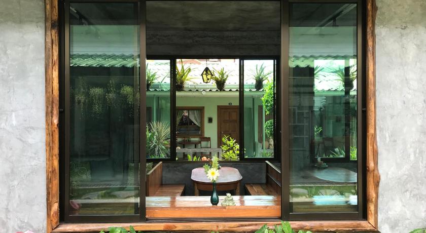 Baan Sala Lung Dam Hotel – Ko Samui, UT