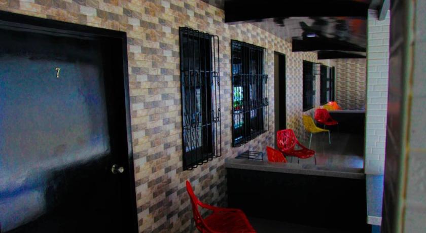 宿务 HALFWAY HOUSE HOSTEL - MACTAN CEBU AIRPORT 3星级 民宿 套房