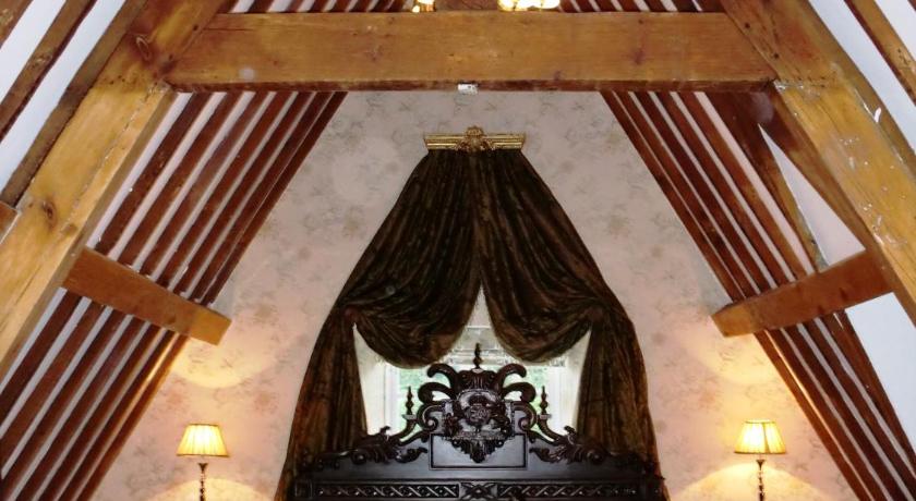 Maenan Abbey Hotel