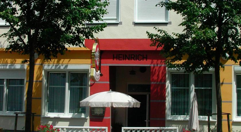 Kirchenwirt Heinrich Gasthof photo