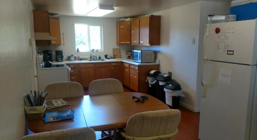 Lakeside Hostel & Guest House photo