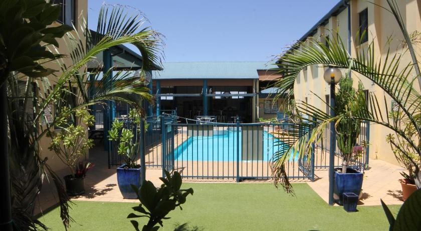 Ningaloo Coral Bay Backpackers photo