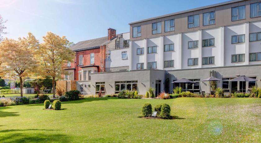 Best Western Plus Pinewood on Wilmslow