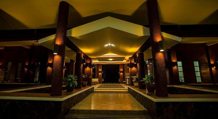 Rollaas Hotel and Resort - image 4
