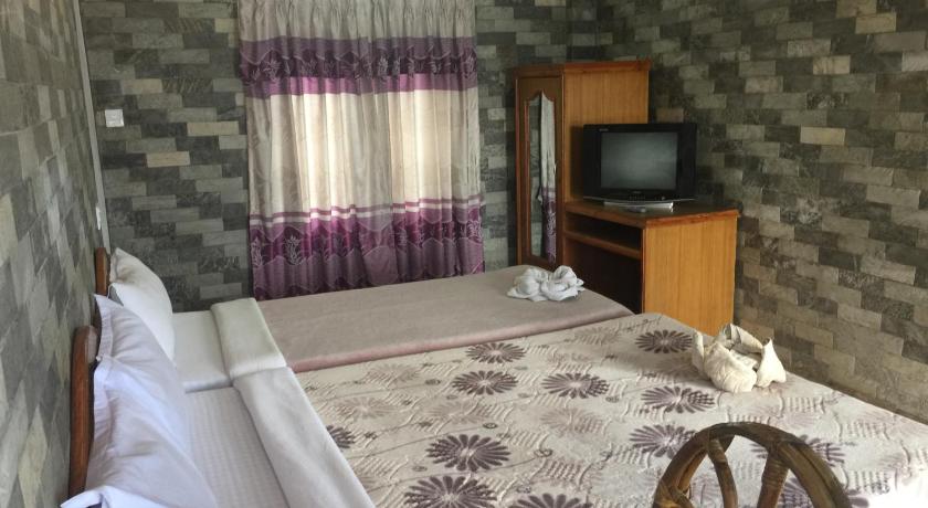 Image of Deluxe Family Room 6