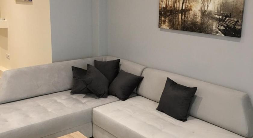 Acropolis brand new 1min from metro! photo