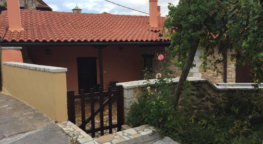 Apostolia's big house Bed and view — Hotel in Kalamata