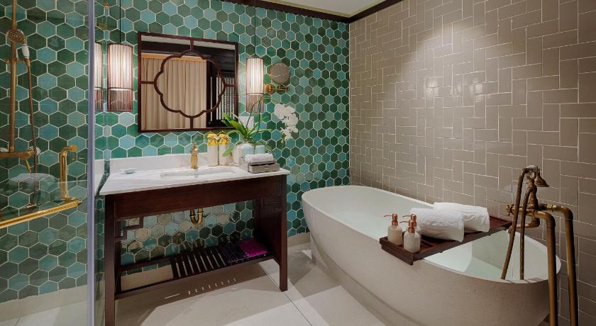 Image of Suite Garden View 2