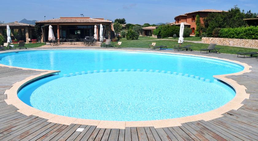 Cala Paradiso Residence — Hotel in San Teodoro