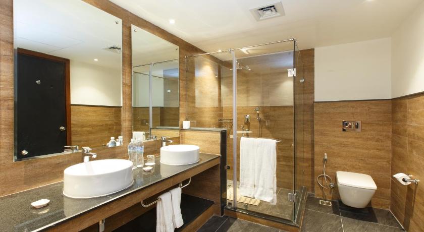 Image of Junior Suite with Balcony 2