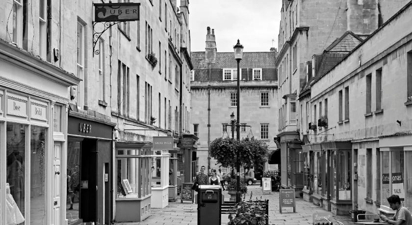 Rivers Street Townhouse - Garden Maisonette photo