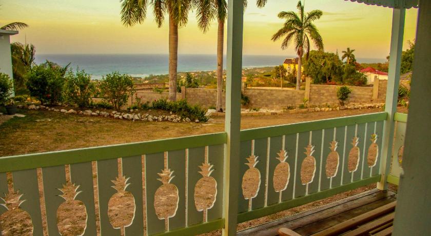 Sunshine Lodge: Your home away from home photo